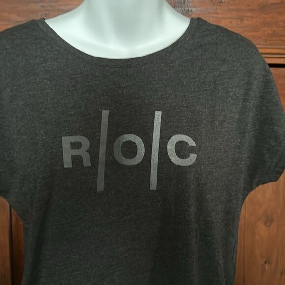 NWT Women's On Running R.O.C. Black Comfort T t-shirt Size XS - Picture 2 of 8
